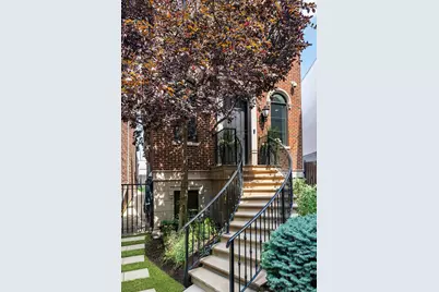 1630 W Surf Street, Chicago, IL 60657 - Photo 1