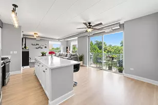 1100 W Montrose Ave, Chicago, IL 60613 - Photo 7