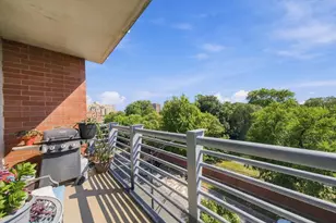 1100 W Montrose Ave, Chicago, IL 60613 - Photo 9