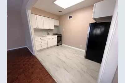 8701 S Mozart Avenue #3, Evergreen Park, IL 60805 - Photo 3