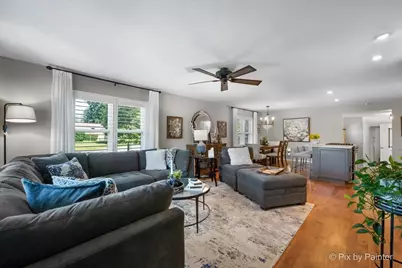 72 W Irving Park Road, Roselle, IL 60172 - Photo 9