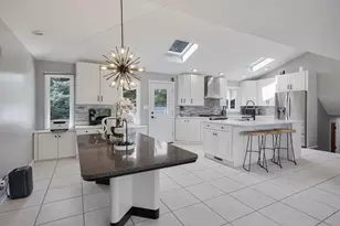 1210 N Keebie Ct, Addison, IL 60101 - Photo 9