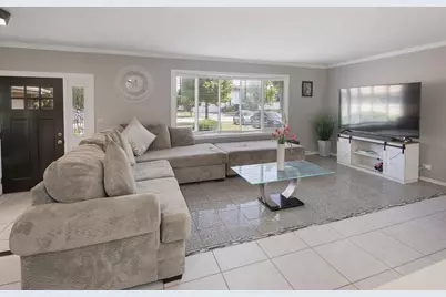1210 N Keebie Court, Addison, IL 60101 - Photo 5