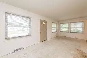 1220 Fulton Ave, Winthrop Harbor, IL 60096 - Photo 11