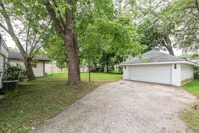 1220 Fulton Avenue, Winthrop Harbor, IL 60096 - Photo 5