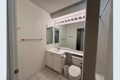 400 N Lasalle Drive #1303, Chicago, IL 60654 - Photo 19