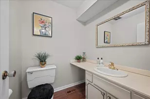 60 N Park Blvd, Glen Ellyn, IL 60137 - Photo 11