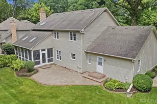 501 Pin Oak Ct, Saint Charles, IL 60174 - Photo 3