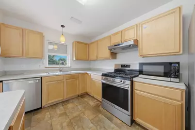 631 E Bowen Avenue, Chicago, IL 60653 - Photo 11