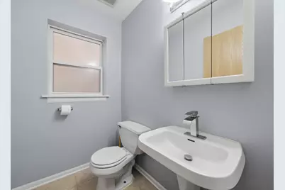 631 E Bowen Avenue, Chicago, IL 60653 - Photo 27