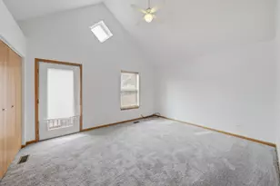 631 E Bowen Ave, Chicago, IL 60653 - Photo 17