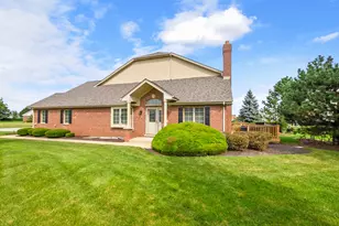 1876 Royalglen Dr, New Lenox, IL 60451 - Photo 3