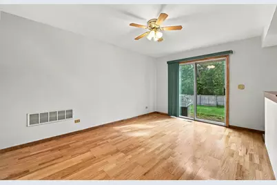 3S171 Lakeview Court, Warrenville, IL 60555 - Photo 13