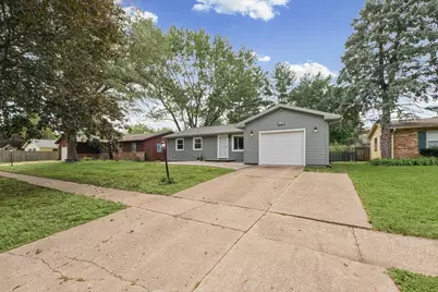 2105 Blackthorn Drive, Champaign, IL 61821 - Photo 3