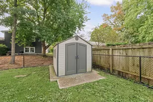 2105 Blackthorn Dr, Champaign, IL 61821 - Photo 31