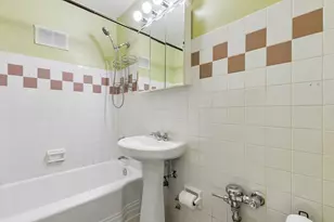 4970 N Marine Dr, Chicago, IL 60640 - Photo 11