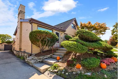 10621 Laramie Avenue, Oak Lawn, IL 60453 - Photo 1