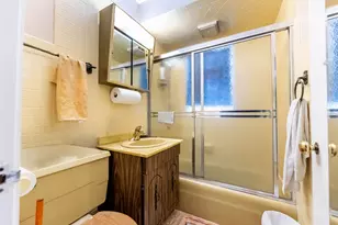 8614 S Prairie Ave, Chicago, IL 60619 - Photo 9