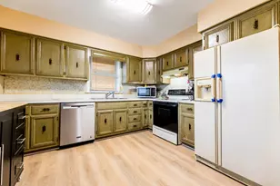 8614 S Prairie Ave, Chicago, IL 60619 - Photo 7