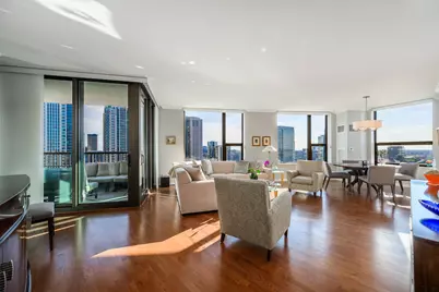 501 N Clinton Street #2105, Chicago, IL 60654 - Photo 3