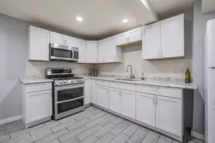 3823 W Lexington St, Chicago, IL 60624 - Photo 13