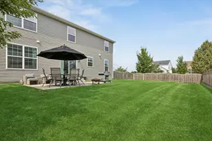 1979 Newberry Ln, Hoffman Estates, IL 60192 - Photo 21