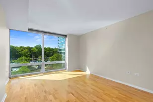 9715 Woods Dr, Skokie, IL 60077 - Photo 17