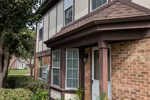 199 Lawn Ct, Buffalo Grove, IL 60089 - Photo 1