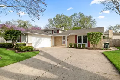 706 E Golf Road, Libertyville, IL 60048 - Photo 1
