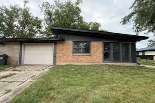 320 Sioux St, Park Forest, IL 60466 - Photo 1