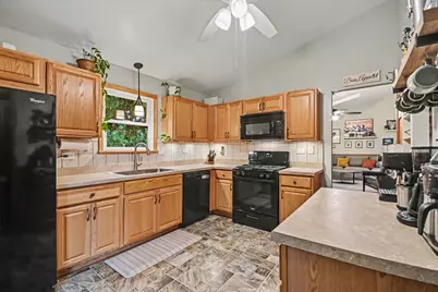 1070 Chelsea Lane, Aurora, IL 60504 - Photo 7