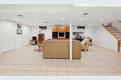 7639 Laramie Avenue, Skokie, IL 60077 - Photo 17