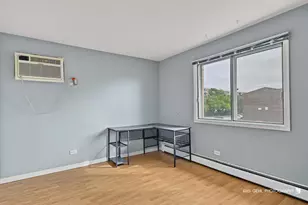 1319 N Baldwin Ct, Palatine, IL 60074 - Photo 9