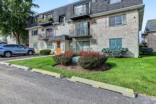 1319 N Baldwin Ct, Palatine, IL 60074 - Photo 1