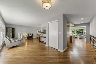 8345 Brookridge Rd, Downers Grove, IL 60516 - Photo 15