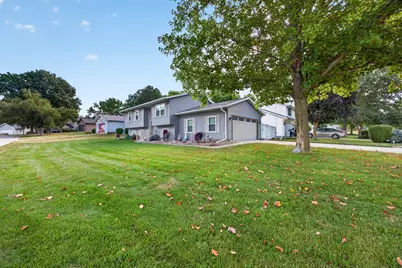 2024 Woodhavens Drive, Bloomington, IL 61701 - Photo 3