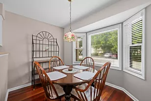 2017 N Charter Point Dr, Arlington Heights, IL 60004 - Photo 9