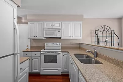 2017 N Charter Point Drive, Arlington Heights, IL 60004 - Photo 7