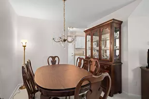2017 N Charter Point Dr, Arlington Heights, IL 60004 - Photo 5