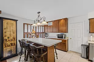 317 Beech Ct, Naperville, IL 60540 - Photo 5
