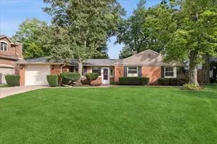 2392 Manor Ln, Park Ridge, IL 60068 - Photo 1