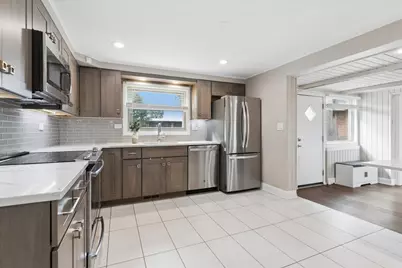 2392 Manor Lane, Park Ridge, IL 60068 - Photo 3