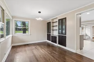 2392 Manor Ln, Park Ridge, IL 60068 - Photo 5
