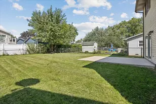 322 Maple Ln, Round Lake, IL 60073 - Photo 3