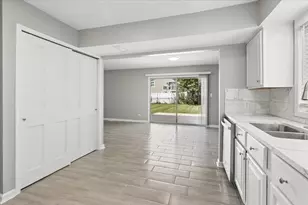 322 Maple Ln, Round Lake, IL 60073 - Photo 11