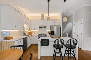 1051 W Lill Ave, Chicago, IL 60614 - Photo 5