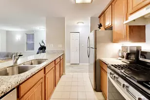 651 W Division St, Chicago, IL 60610 - Photo 9