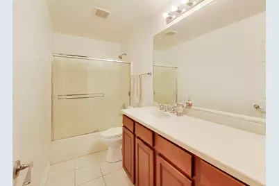 651 W Division Street #A, Chicago, IL 60610 - Photo 13