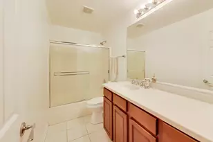 651 W Division St, Chicago, IL 60610 - Photo 13