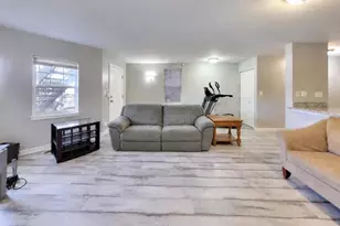 651 W Division St, Chicago, IL 60610 - Photo 5